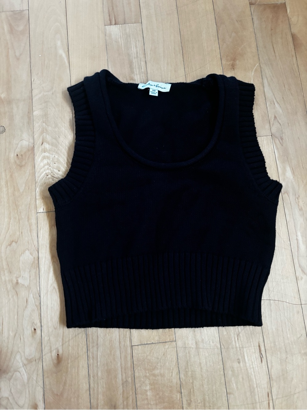 Black Ribbed Scoop-Neck Crop Tank